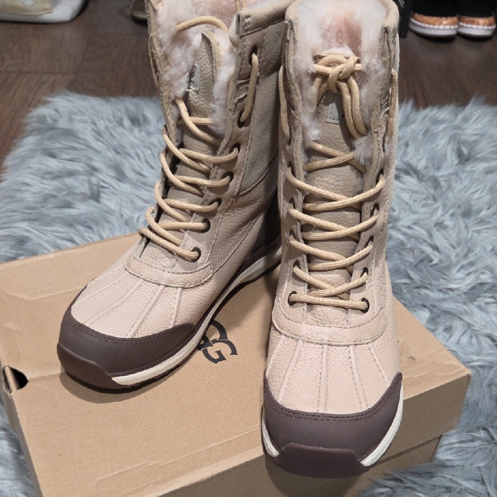 UGG Women's Beige and Dark Brown Winter Boots